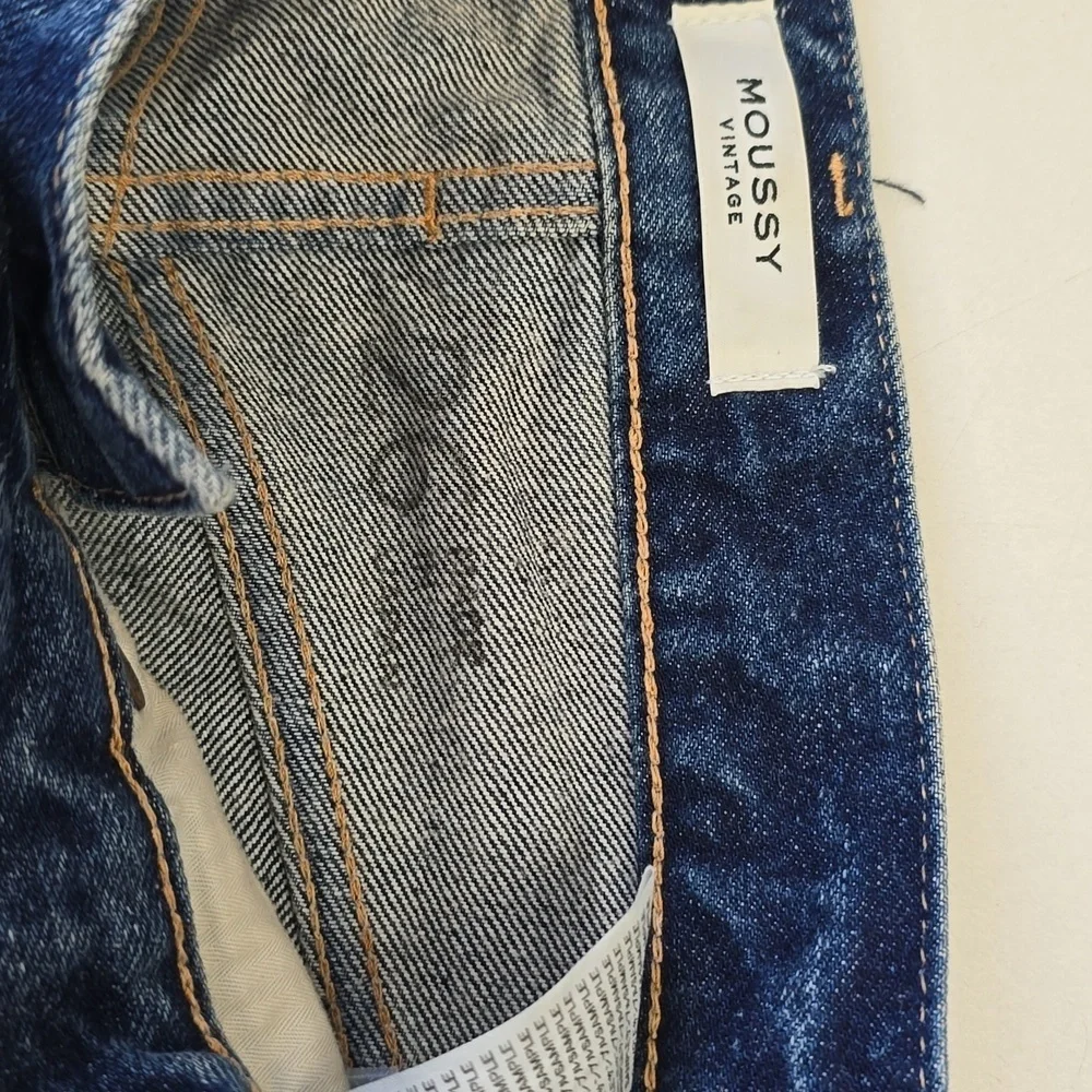 Moussy - Guilford Wide Straight in Dark Blue